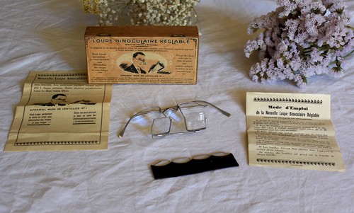 Rare lunettes loupe